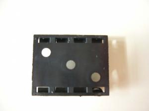 Csavarral rögzíthetõ klip talp