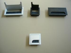 Kábelátvezetõ 80x80 ezüst