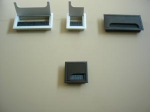 Kábelátvezetõ 80x80 fekete