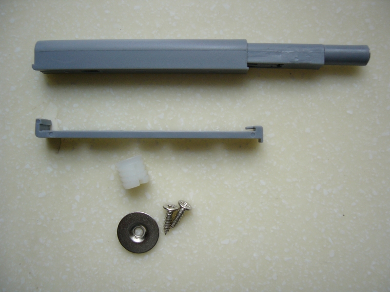 Push-open adapter mágneses